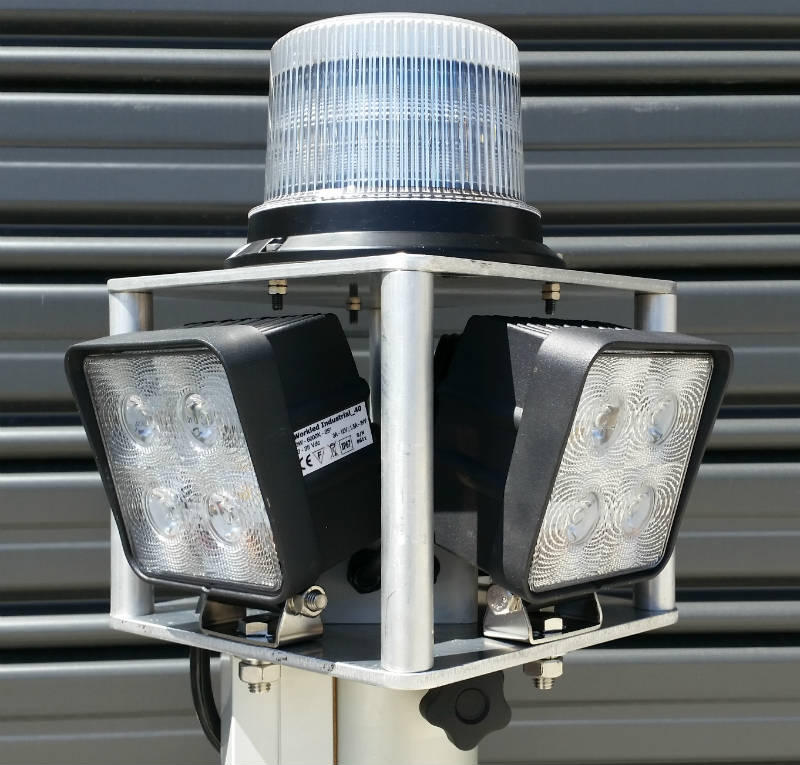 Fireco Lightweight Mast with 4 x 40w LED Lights and Rotating Beacon